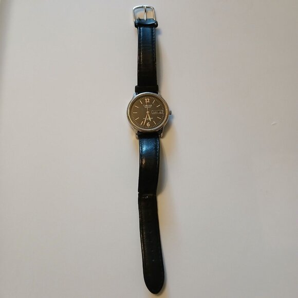 Vintage Carriage Timex Indiglo Date Indicator Black/Silver Tone Watch WR 30M - Picture 1 of 8